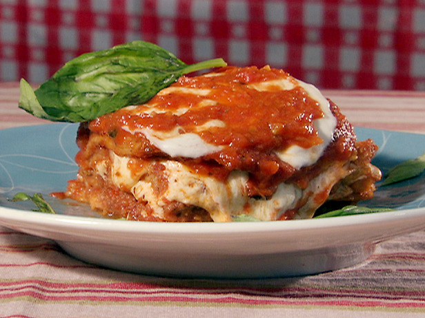 Sweet Jesus, that looks amazing. Image Source: http://www.empowernetwork.com/csl751/files/2013/05/Eggplant-Parmigiana.jpg